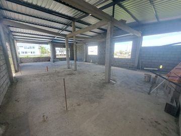 **En Venta casa de 4 dormitorios en sector de Chipipe, Salinas**