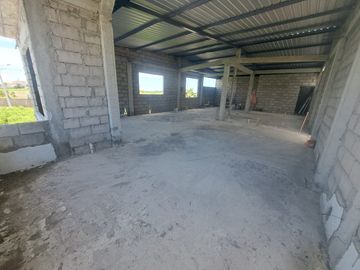 **En Venta casa de 4 dormitorios en sector de Chipipe, Salinas**