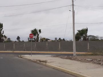 **En Venta casa de 4 dormitorios en sector de Chipipe, Salinas**