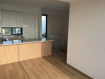 VENDO LINDO DUPLEX DE ESTRENO EN SURCO CON BALCON, TERRAZAS Y AREA SOCIAL