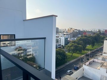 VENDO LINDO DUPLEX DE ESTRENO EN SURCO CON BALCON, TERRAZAS Y AREA SOCIAL