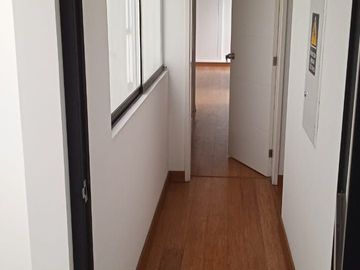 Vendo lindo Dpto Duplex de estreno en Chacarilla - Surco en primer piso con terraza y frente a parque.