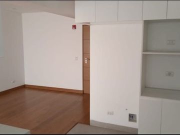 Vendo lindo Dpto Duplex de estreno en Chacarilla - Surco en primer piso con terraza y frente a parque.