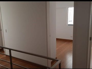 Vendo lindo Dpto Duplex de estreno en Chacarilla - Surco en primer piso con terraza y frente a parque.