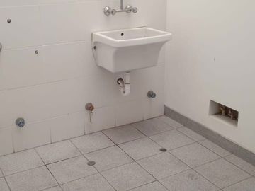 Vendo lindo Dpto Duplex de estreno en Chacarilla - Surco en primer piso con terraza y frente a parque.