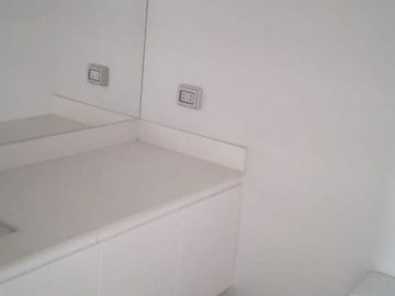 Vendo lindo Dpto Duplex de estreno en Chacarilla - Surco en primer piso con terraza y frente a parque.