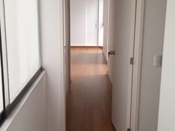 Vendo lindo Dpto Duplex de estreno en Chacarilla - Surco en primer piso con terraza y frente a parque.