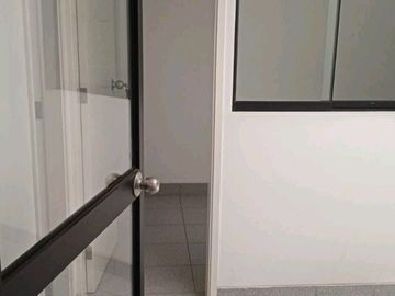 Vendo lindo Dpto Duplex de estreno en Chacarilla - Surco en primer piso con terraza y frente a parque.