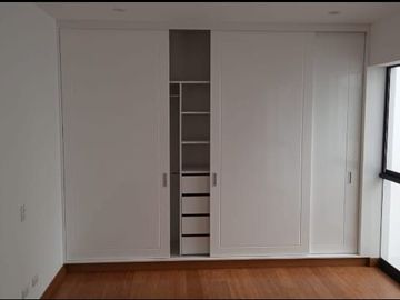 Vendo lindo Dpto Duplex de estreno en Chacarilla - Surco en primer piso con terraza y frente a parque.