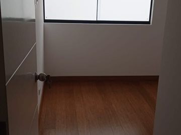 Vendo lindo Dpto Duplex de estreno en Chacarilla - Surco en primer piso con terraza y frente a parque.
