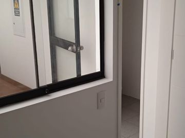 Vendo lindo Dpto Duplex de estreno en Chacarilla - Surco en primer piso con terraza y frente a parque.