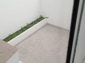 Vendo lindo Dpto Duplex de estreno en Chacarilla - Surco en primer piso con terraza y frente a parque.