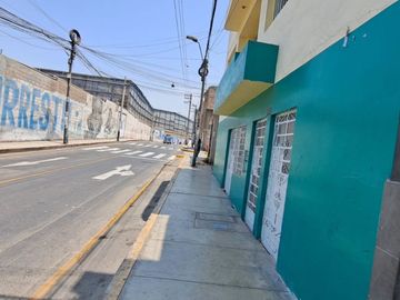 ¡Oportunidad Única de Inversión en la Mejor Ubicación de Ate Vitarte!