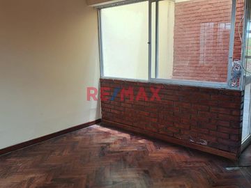 VENDO CASA COMO TERRENO EN PUEBLO LIBRE CERCA A LA UNION Y LA CATÓLICA