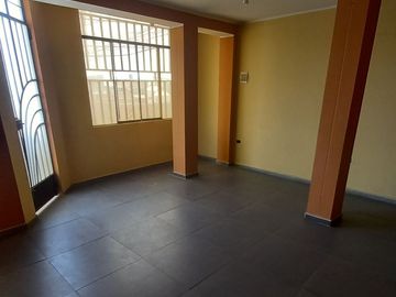 En Venta Casa De Dos Pisos Más Azotea En Villa Huanchaco