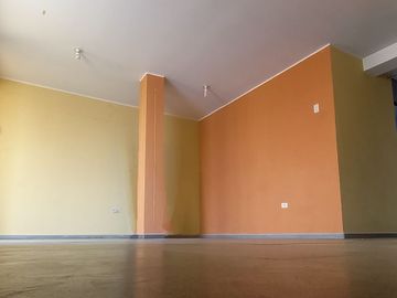 En Venta Casa De Dos Pisos Más Azotea En Villa Huanchaco