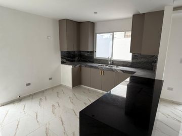 Venta de casa urbanización San Antonio