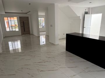 Venta de casa urbanización San Antonio