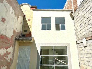 Casa en Venta en Hacienda del Valle II, Toluca, Plaza Santin, Aeropuerto TLC, 10 Min METEPEC