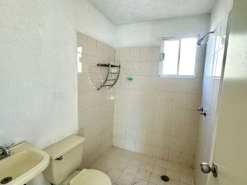Casa en Venta en Hacienda del Valle II, Toluca, Plaza Santin, Aeropuerto TLC, 10 Min METEPEC