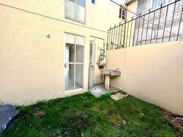 Casa en Venta en Hacienda del Valle II, Toluca, Plaza Santin, Aeropuerto TLC, 10 Min METEPEC