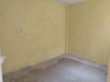 VENTA CASA CHOSICA SAN FERNANDO BAJO EN INTERIOR SIN COCHERA