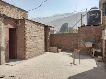 VENTA CASA CHOSICA SAN FERNANDO BAJO EN INTERIOR SIN COCHERA