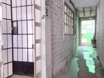 VENTA CASA CHOSICA SAN FERNANDO BAJO EN INTERIOR SIN COCHERA