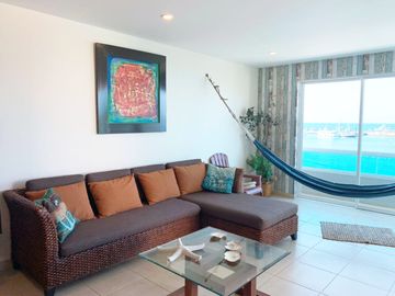 VENTA DE DEPARTAMENTO FRENTE AL MAR CON ESPECTACULAR VISTA PUERTO LUCIA /SALINAS.