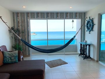 VENTA DE DEPARTAMENTO FRENTE AL MAR CON ESPECTACULAR VISTA PUERTO LUCIA /SALINAS.
