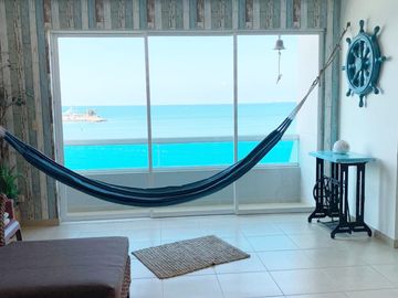 VENTA DE DEPARTAMENTO FRENTE AL MAR CON ESPECTACULAR VISTA PUERTO LUCIA /SALINAS.