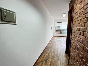ALQUILO OFC. REMODELADA, VISTA PANORÁMICA – PARDO MIRAFLORES