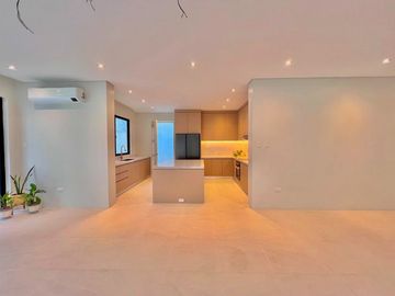 SPACIOUS SINGLE HOUSE AND LOT WITH MODERN INTERIOR DESIGN IN BF RESORT LAS PINAS