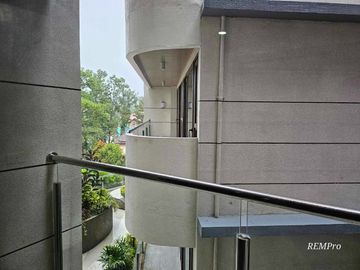 🌟 Live in Comfort and Style at City Hub Condominium! 🌟