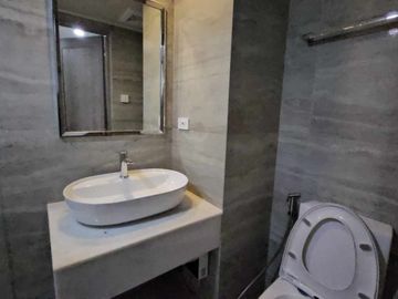 🌟 Live in Comfort and Style at City Hub Condominium! 🌟