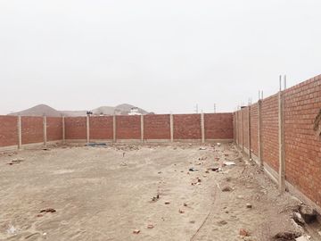 VENTA DE AMPLIO TERRENO EN PLAYA LOS LOBOS