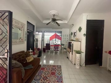 Rumah Dijual di Komplek Perumahan Griya Kencana, Ciledug, Tidak Banjir