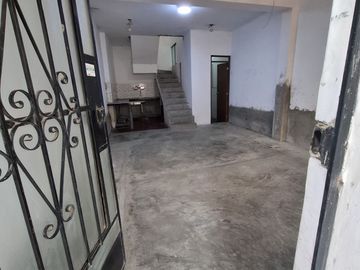REMATE CASA  CERCA DE LA AV. NESTOR GAMBETA