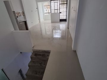REMATE CASA  CERCA DE LA AV. NESTOR GAMBETA