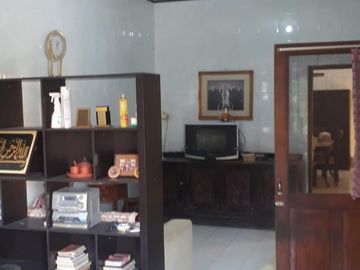 Rumah Tenggilis Mejoyo Selatan Surabaya YKP Row 2 Mobil Longgar