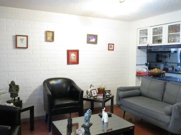SE VENDE CASA EN BARRIO LAS ROSAS, MAIPU