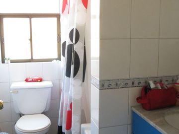 SE VENDE CASA EN BARRIO LAS ROSAS, MAIPU