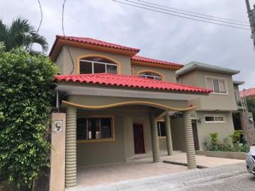 Venta de Casa Via a la Costa Portal al Sol - Mariuxi Rugel