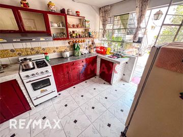 VENTA DE CASA EN SAN JUAN DE LURIGANCHO CAMPOY CON AMPLIO JARDIN 506 M2