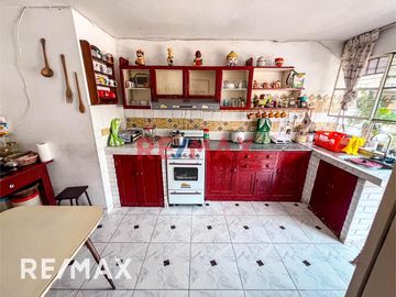 VENTA DE CASA EN SAN JUAN DE LURIGANCHO CAMPOY CON AMPLIO JARDIN 506 M2