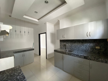 Departamento en Venta Via a Samborondon Km3,5 ,Urb. Singapur, Ecuador