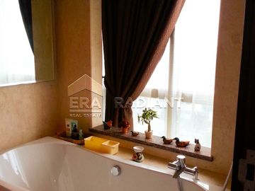 Dijual Apartemen Eksklusif di Kemang Mansion - Siap Huni, Harga Terjangkau!