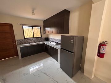 BUILDING FOR SALE!!!! 4 UNIT APARTMENT FURNISHED AND UNFURNISHED