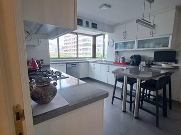 Vendo hermoso PENTHOUSE en 4 Norte con poniente.