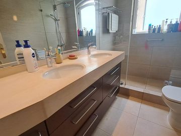 Vendo hermoso PENTHOUSE en 4 Norte con poniente.